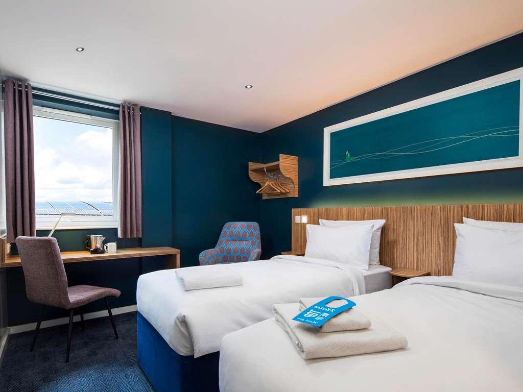 Travelodge London Stratford Hotel Номер фото