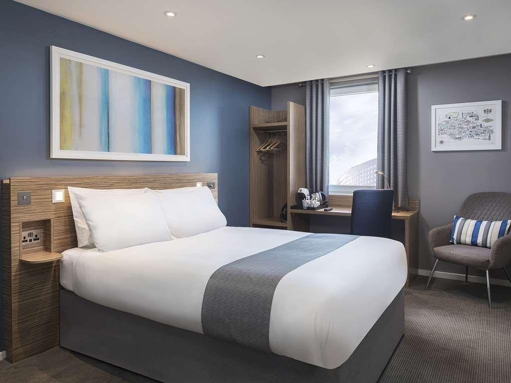 Travelodge London Stratford Hotel Номер фото