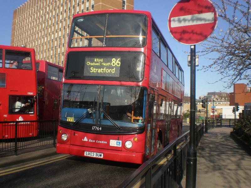 Travelodge London Stratford Hotel Экстерьер фото