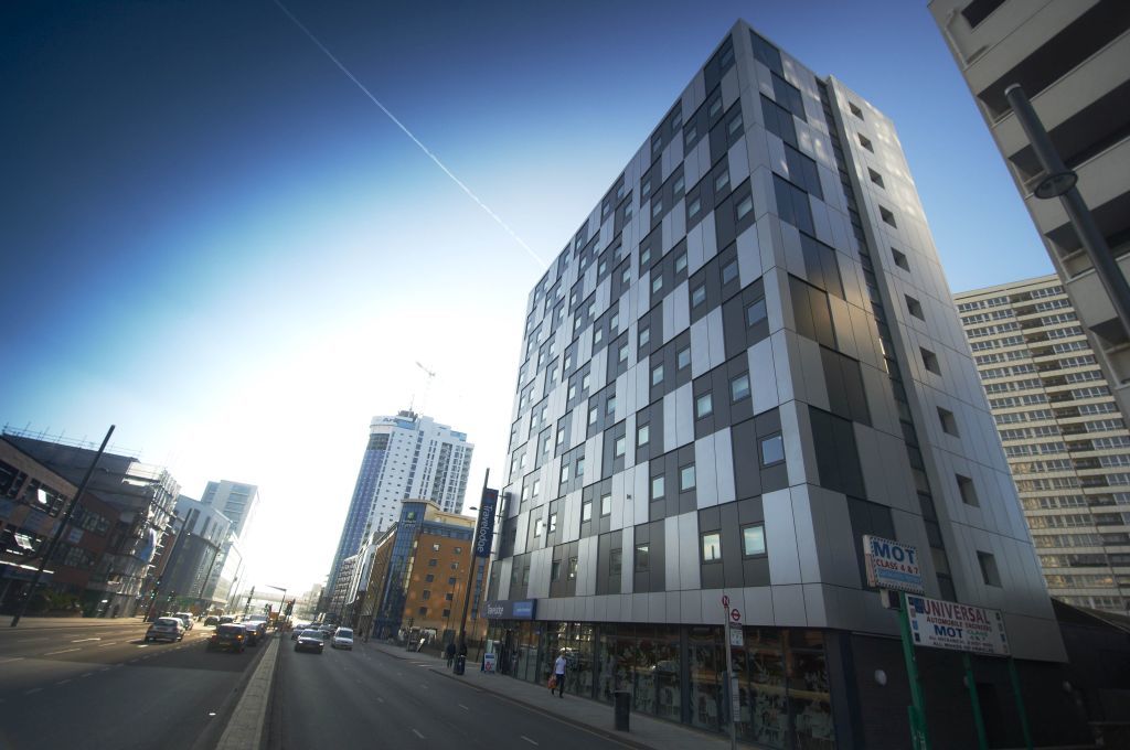 Travelodge London Stratford Hotel Экстерьер фото