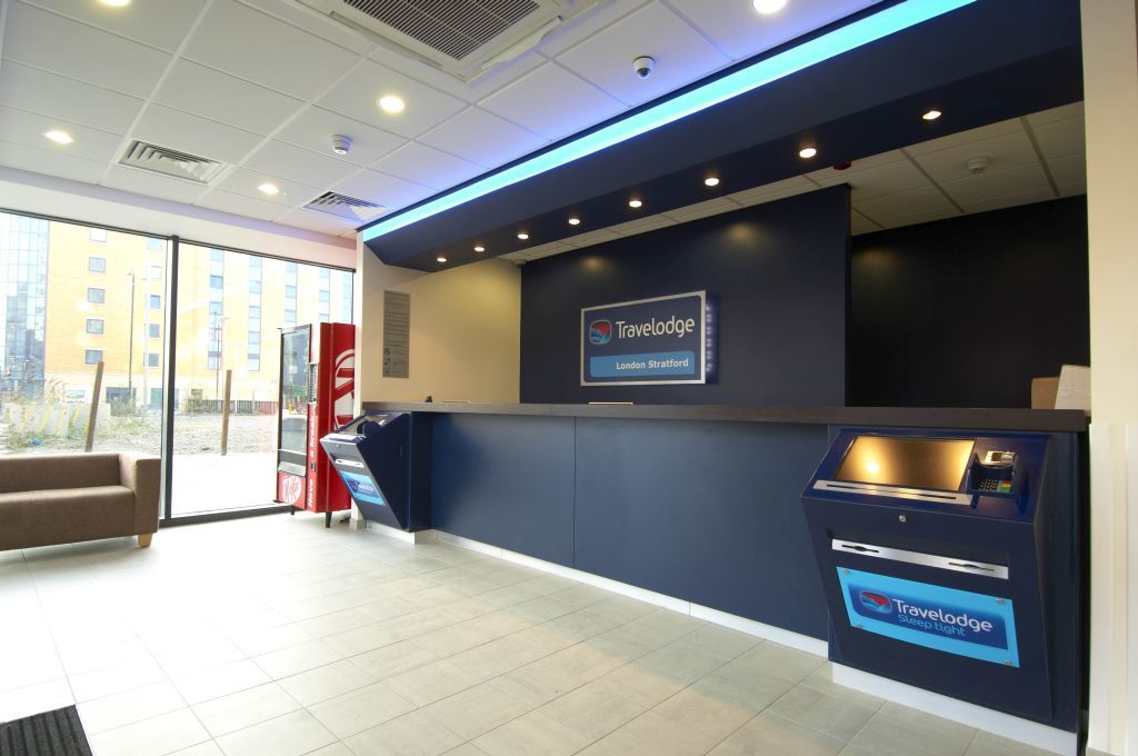 Travelodge London Stratford Hotel Экстерьер фото