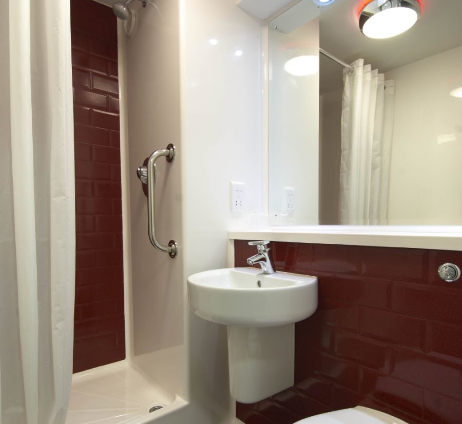Travelodge London Stratford Hotel Экстерьер фото