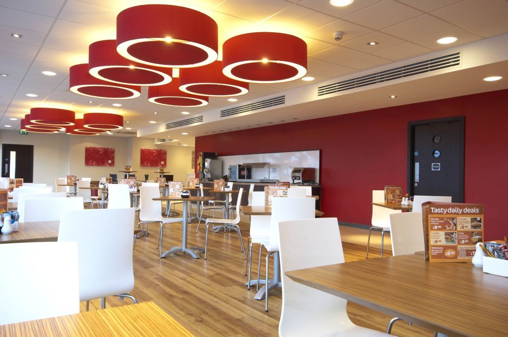 Travelodge London Stratford Hotel Экстерьер фото