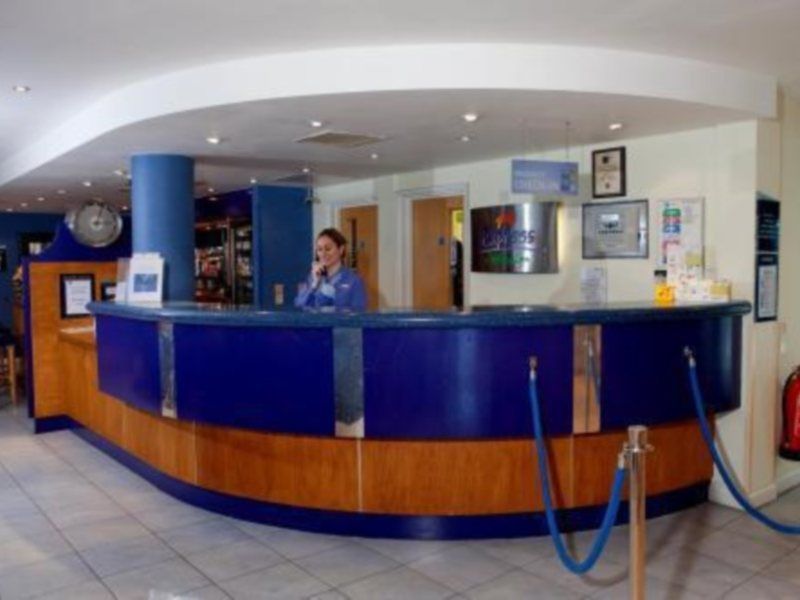 Travelodge London Stratford Hotel Экстерьер фото