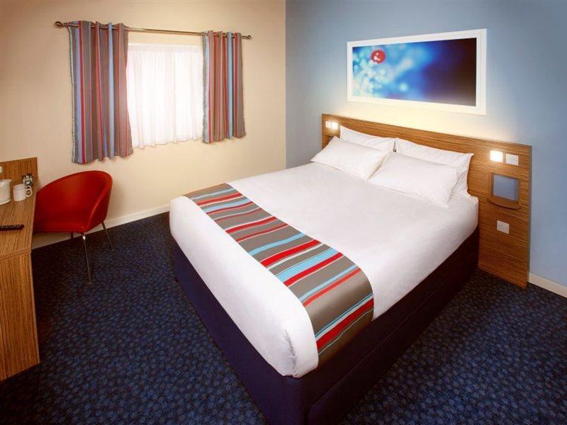 Travelodge London Stratford Hotel Экстерьер фото