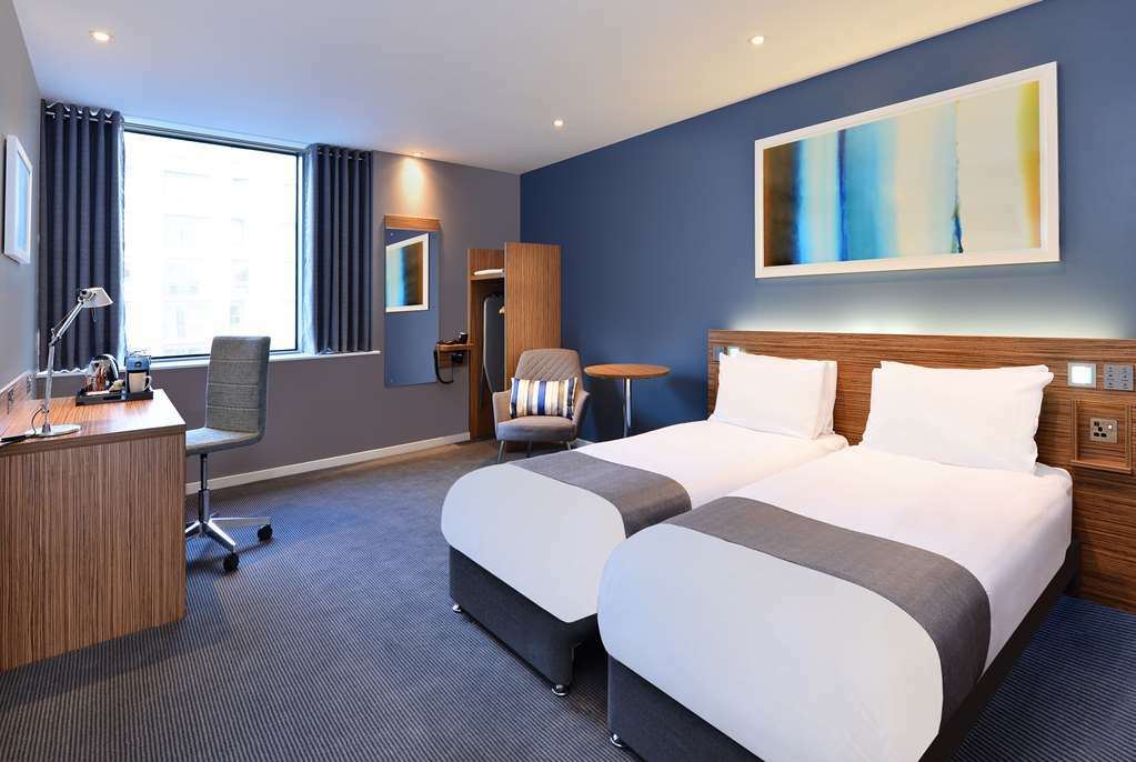 Travelodge London Stratford Hotel Номер фото